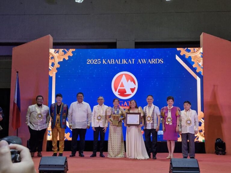 TVIRD Environment Director and Agata GM for Final Rehab Jesalyn Guingguing (center) and Mabakas Techno Demo Farm Administrator Sheilah Arcala, together with TESDA Officials, receive the National Kabalikat Award at the Philippine Trade Training Center in Pasay City.
