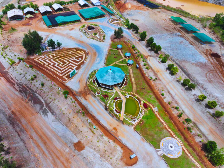 Viewing the central gazebo from the top: the area where the exploration and center of prior Agata mining operations took place is now one of the major tourist attractions at the Agata Mines Nature Farm.