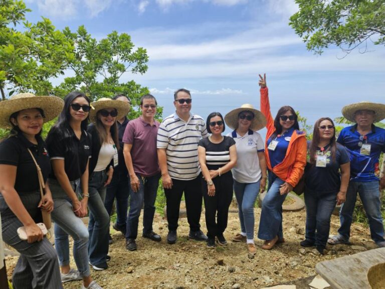 Leaders and executives of the Kapisanan ng mga Brodkaster ng Pilipinas (KBP) – Surigao del Norte and the Philippine Mining Club, together with key officers of TVIRD, toured and enjoyed the breathtaking views at the Agata Mines Nature Farm.