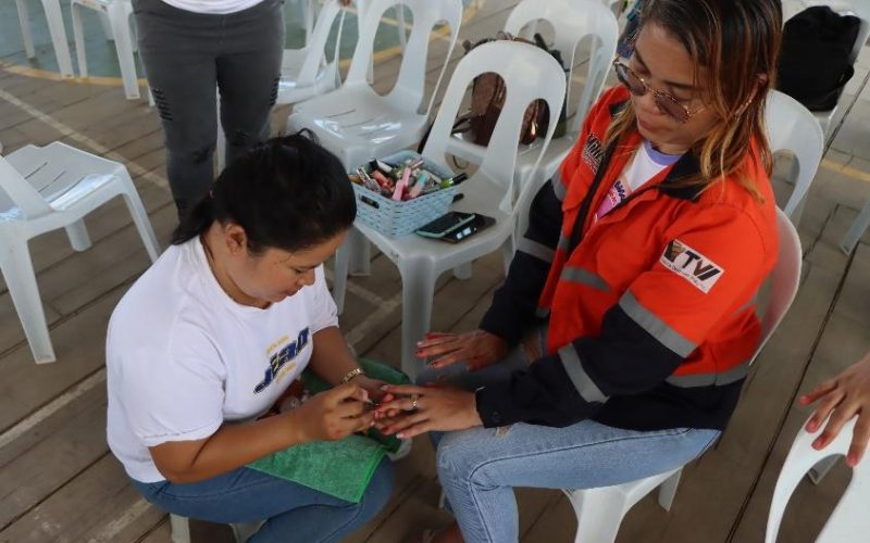 Pampering on site. Community Relations Superintendent Meriam Embate receives a pampering session in TVIRD Balabag.