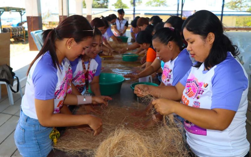 A handicraft-making session in Balabag taught participants how to make bags and scrunches made out of Abaca fibers.